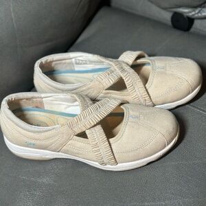 Ryka Mary Jane Cross Over Flats